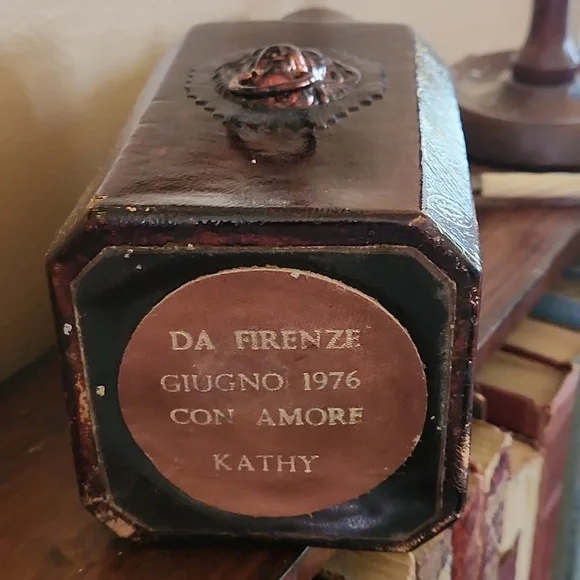 Italian Mid-Century Hand-Tooled and Gilded Leather Wine Carafe w Metal Lion Head - Picture 4 of 4